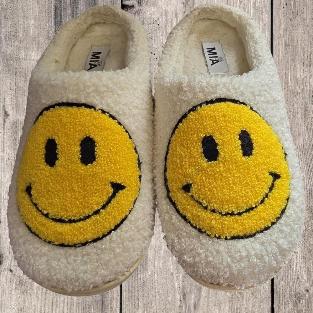 Girl Mia Smiley Face Slippers